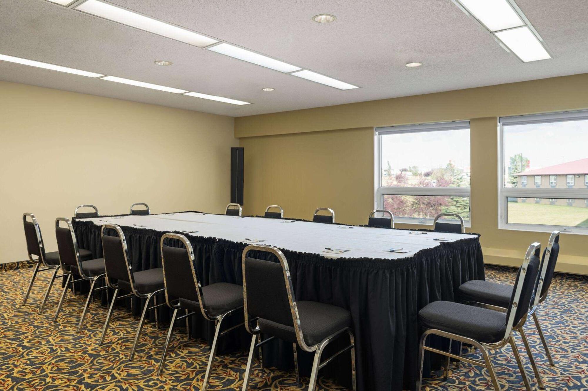Super 8 By Wyndham Sherwood Park/Edmonton Area Extérieur photo