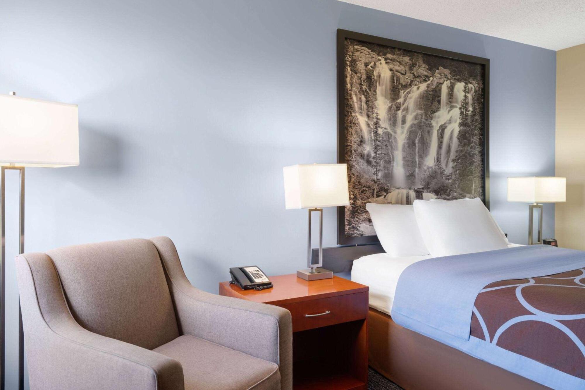 Super 8 By Wyndham Sherwood Park/Edmonton Area Extérieur photo