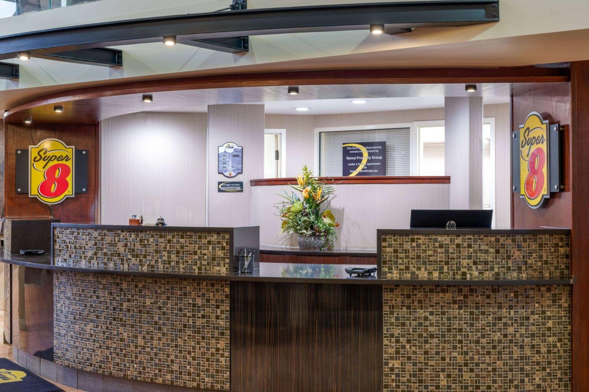 Super 8 By Wyndham Sherwood Park/Edmonton Area Extérieur photo