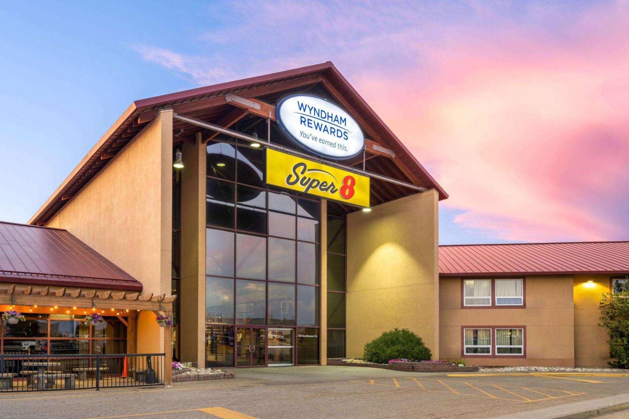 Super 8 By Wyndham Sherwood Park/Edmonton Area Extérieur photo