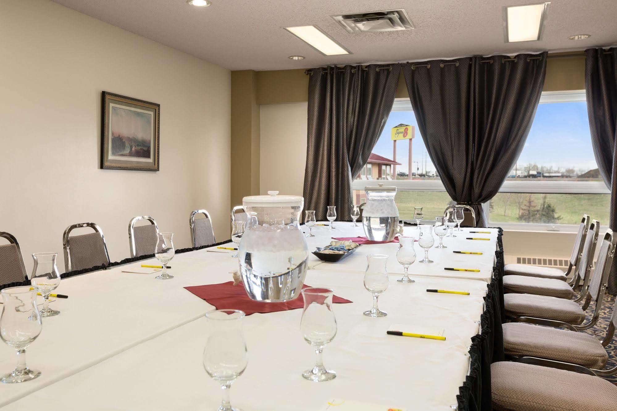 Super 8 By Wyndham Sherwood Park/Edmonton Area Extérieur photo